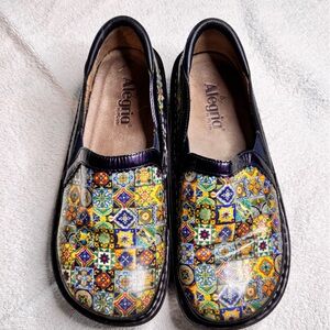 Alegria women’s Colorful Mosaic Slip-On Shoes size EU 39 (US size 8)